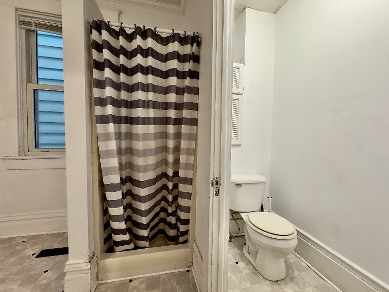 Building Photo - 1248 Jackson St