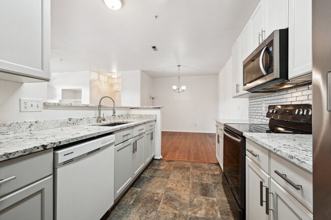 Building Photo - 3 Bedroom Condo in Aurora