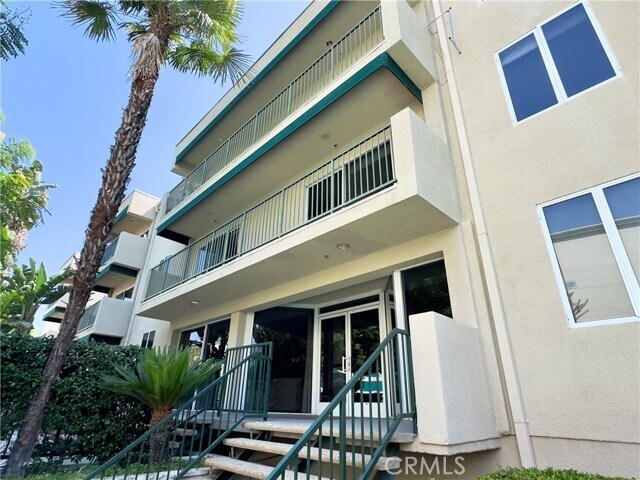 Building Photo - 4501 Cedros Ave