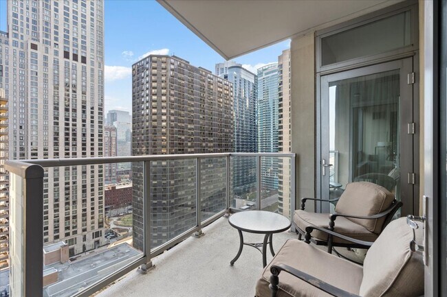 Building Photo - 600 N Lake Shore Dr