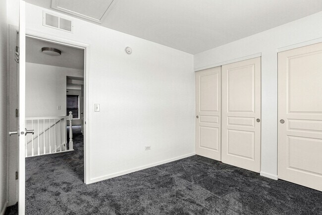 Building Photo - 16846 S Mallard Ln
