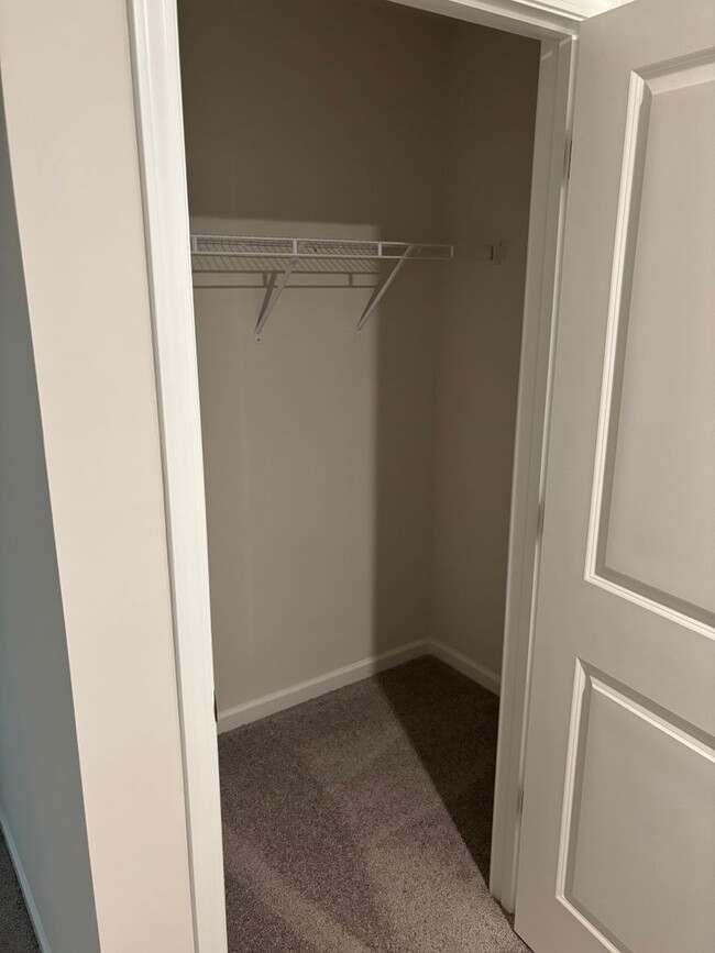 Building Photo - Brand New End-Unit Townhome in Charlotte!