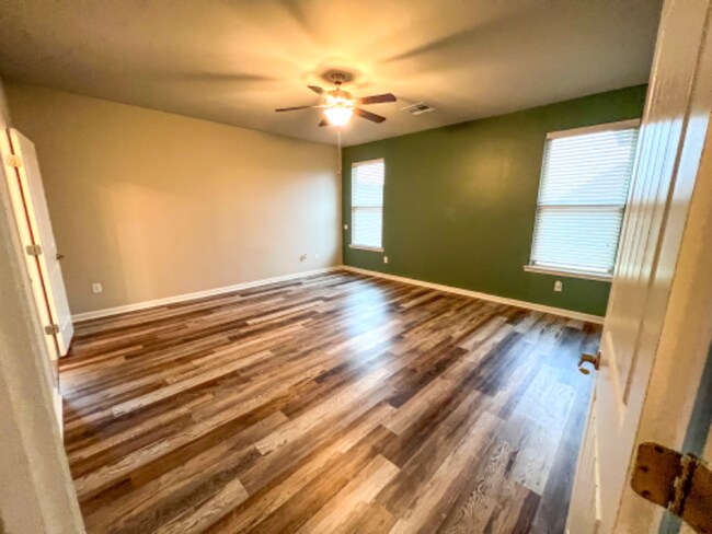 Building Photo - 524 Cautillion Dr