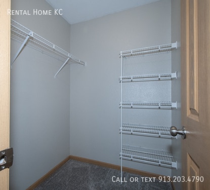 Building Photo - 830 S Woodson Ct