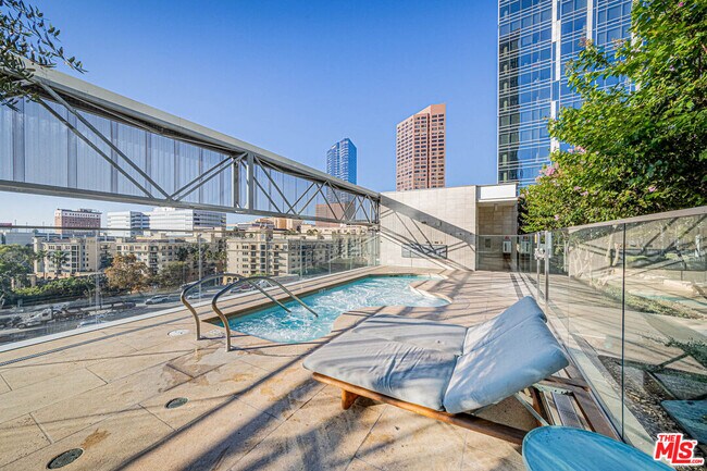 Building Photo - 877 Francisco St