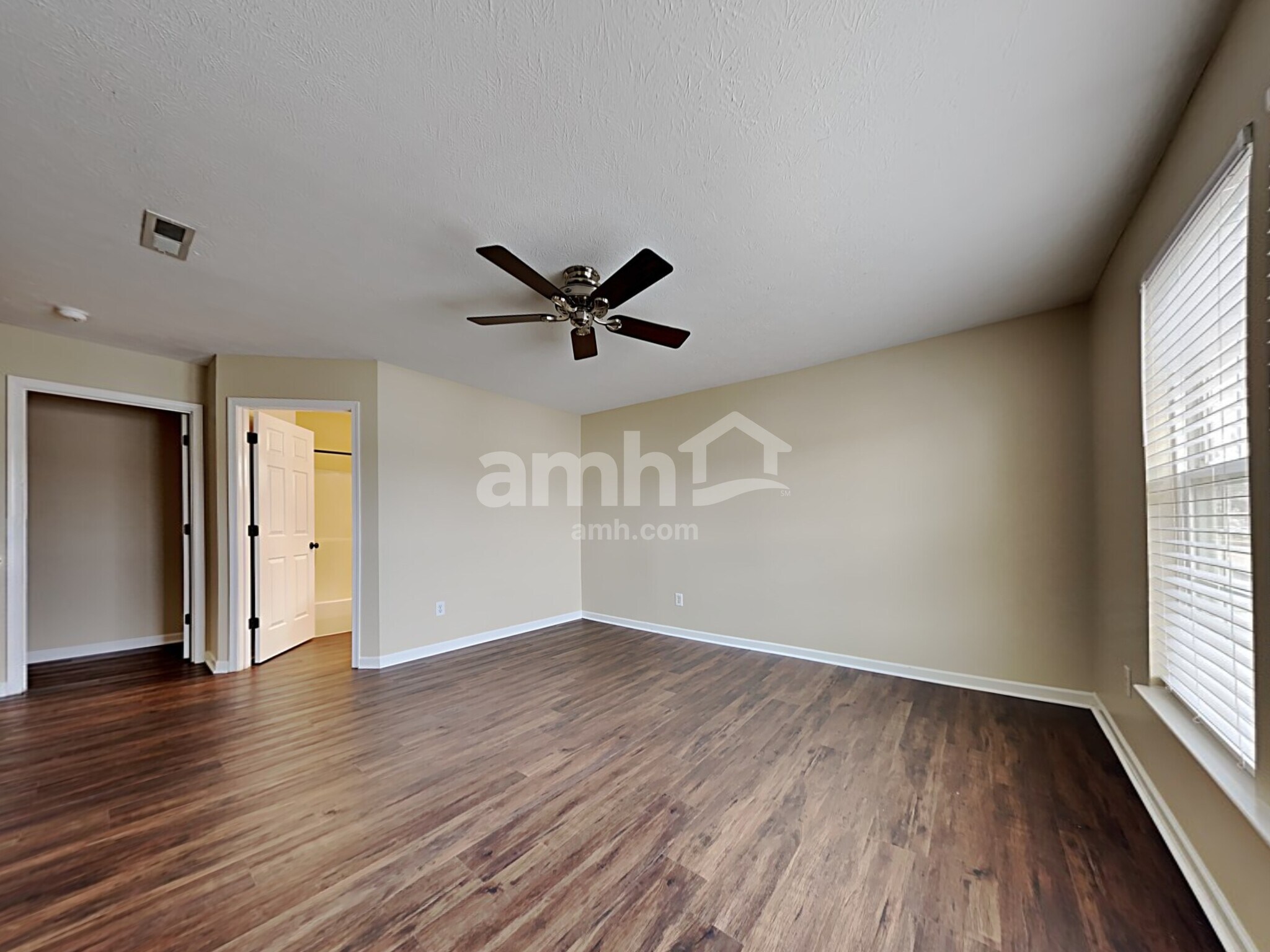 Building Photo - 515 Indian Lake Dr