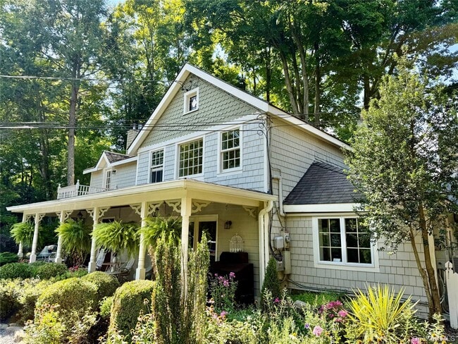 Primary Photo - 718 River Rd