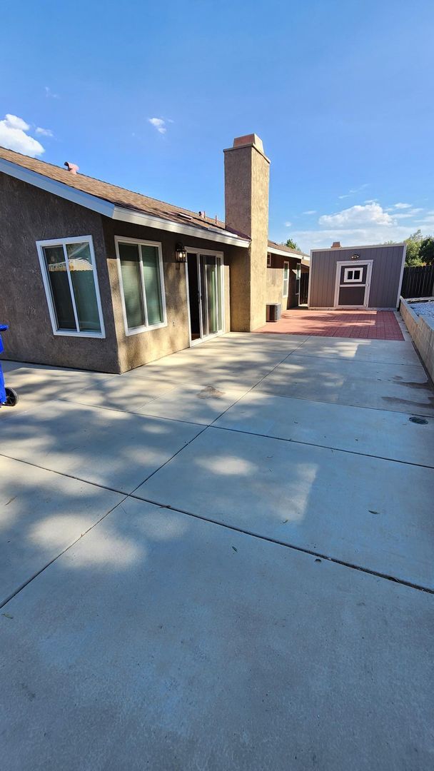 Building Photo - AVAILABLE NOW!! North San Bernardino