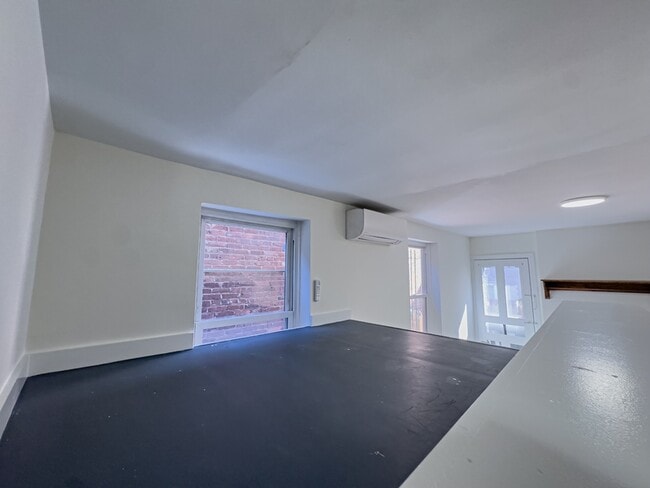 Building Photo - 1832-34 Callowhill St