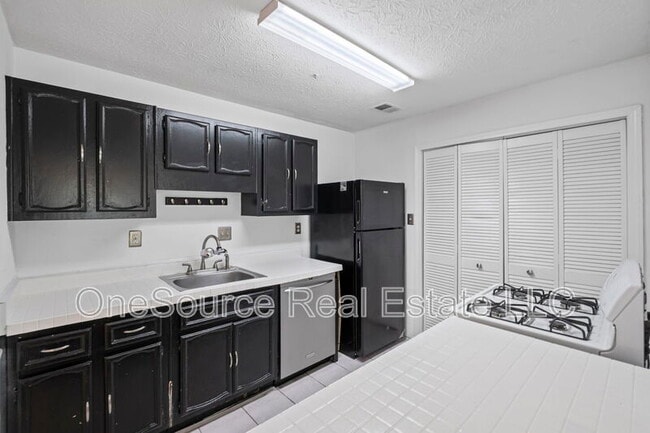 Building Photo - 1709 Augusta Dr