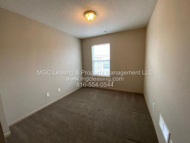 Building Photo - SOUTH GARDEN TOWNHOMES