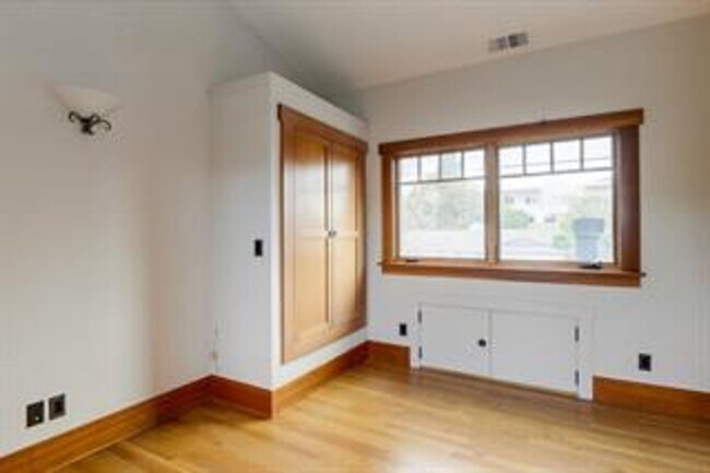 Building Photo - Craftsman Custom built home