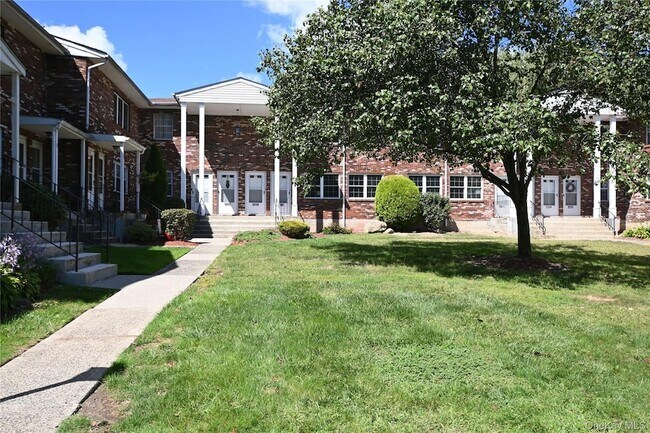 Building Photo - 276 Temple Hill Rd