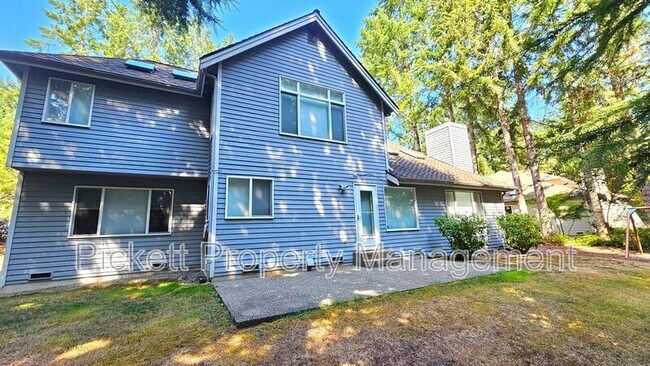 Building Photo - 6559 Gleneagle Ave SW