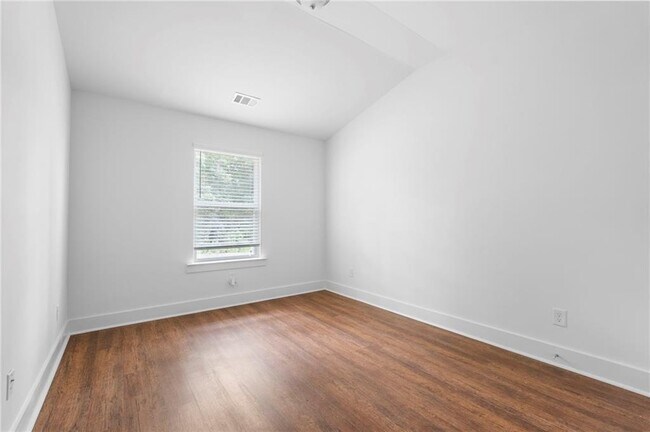 Building Photo - 5402 Brooklands Dr