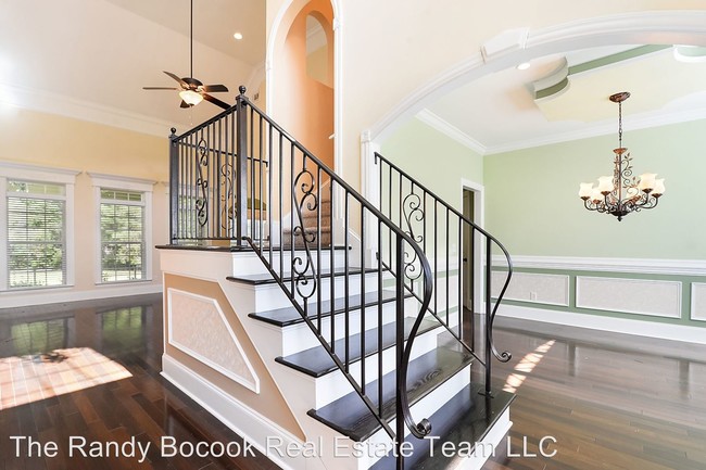 Building Photo - 4 br, 2.5 bath House - 376 McGregor Circle