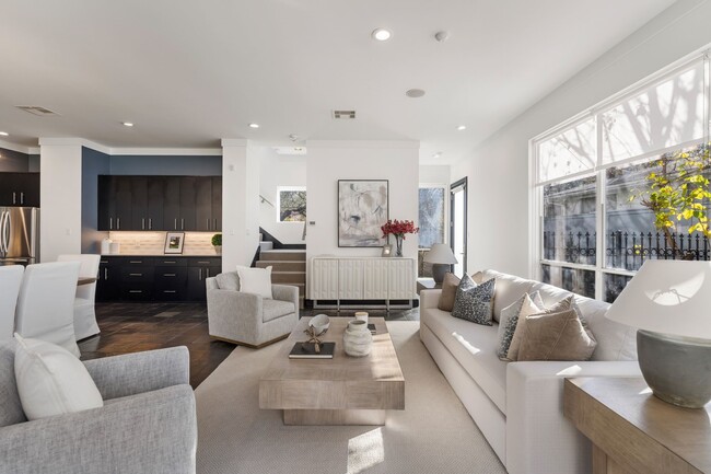 Building Photo - 162 Vieux Carre Dr