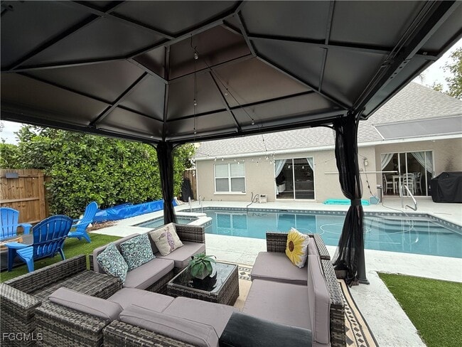 Building Photo - 15009 Cloverdale Dr