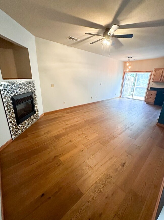 Building Photo - Italian Estates Property Management