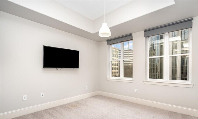 Building Photo - 4620 Piedmont Row Dr