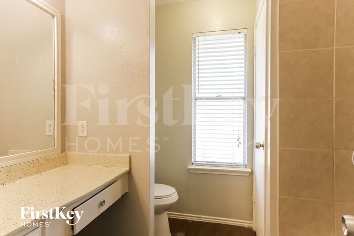 Building Photo - 2602 Woodsorrel Dr