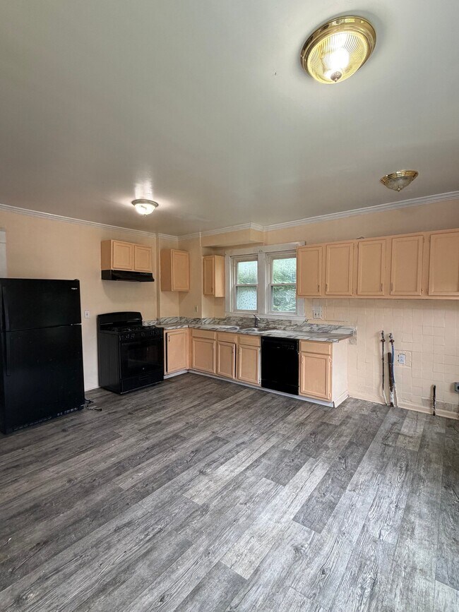 Building Photo - 261 Manning Blvd