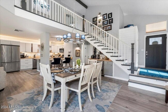 Building Photo - 4304 E Milton Dr