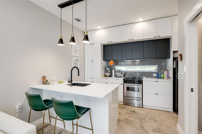 Building Photo - 2108 Tillery St