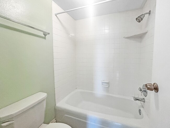 Building Photo - $0 DEPOSIT OPTION. SPACIOUS 12TH-FLOOR 1-B...