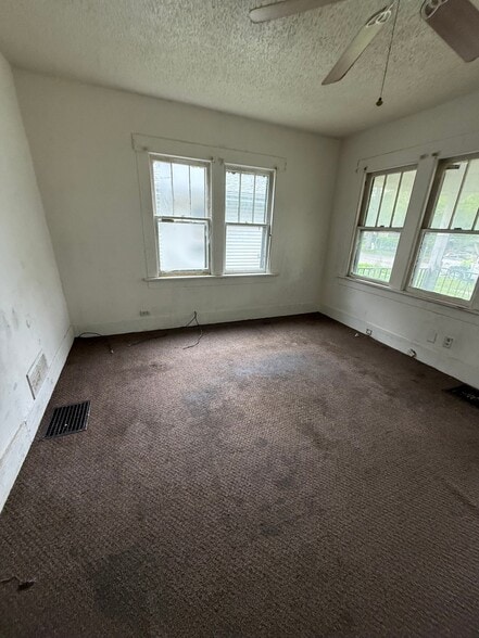 Building Photo - 1303 E Whitmer St