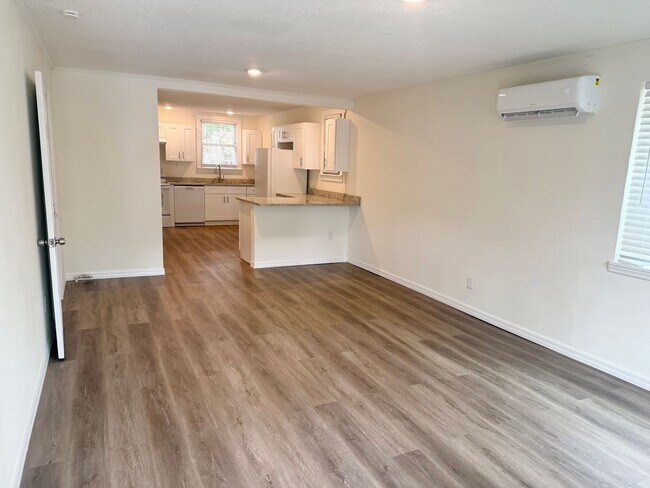 Building Photo - 122 E Hibiscus Dr