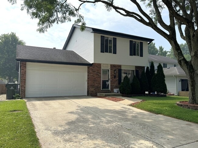 Building Photo - 1142 Greensfield Dr