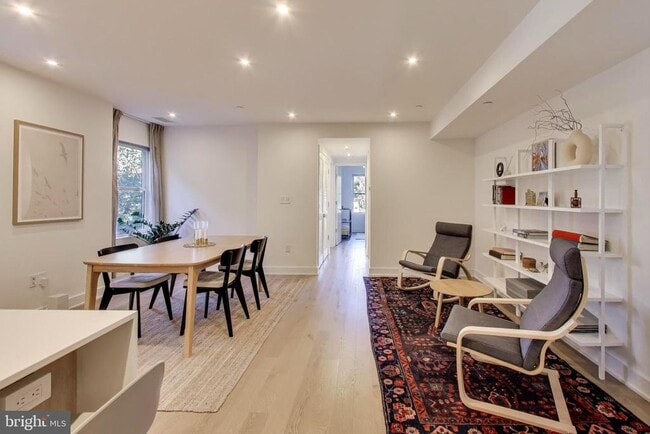 Primary Photo - 4017 Davis Pl NW