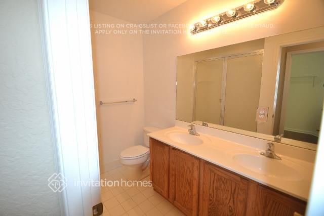 Building Photo - 2781 S Evergreen Cir