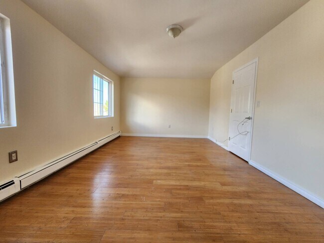 Building Photo - 2827 Linden Blvd