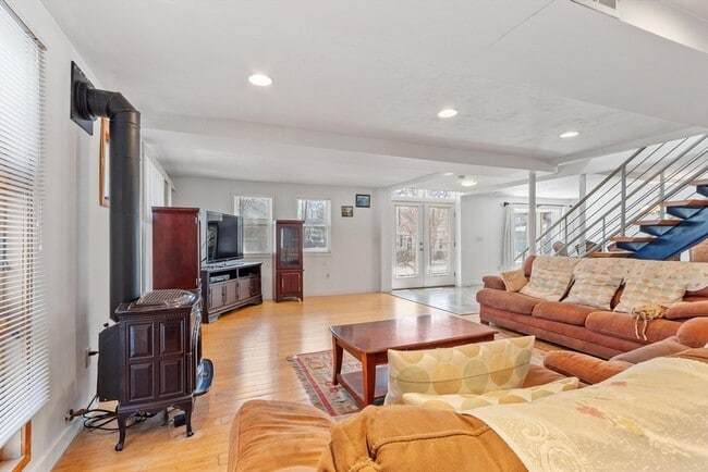 Building Photo - 5 Avondale Ave