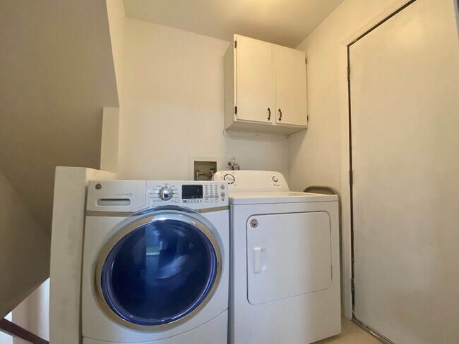 Building Photo - 30 Wildwood Dr