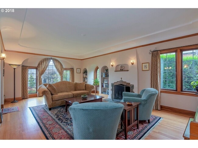 Building Photo - BEAUTIFUL TUDOR ON ALAMEDA RIDGE, 4/2.5