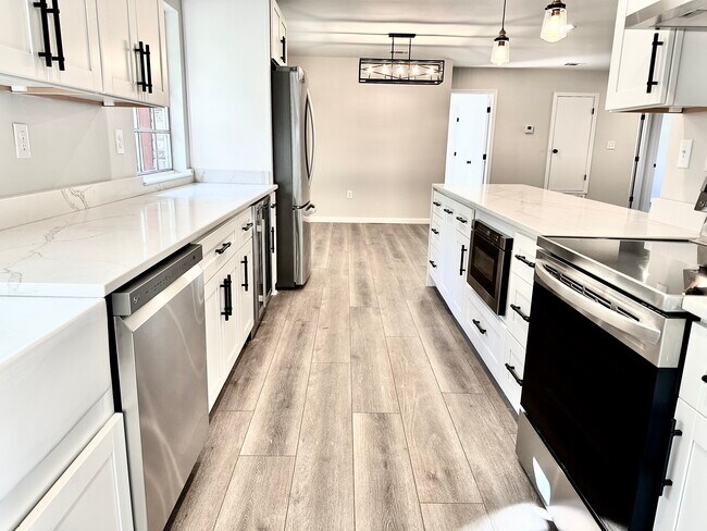 Building Photo - 7615 Long Meadow Ln