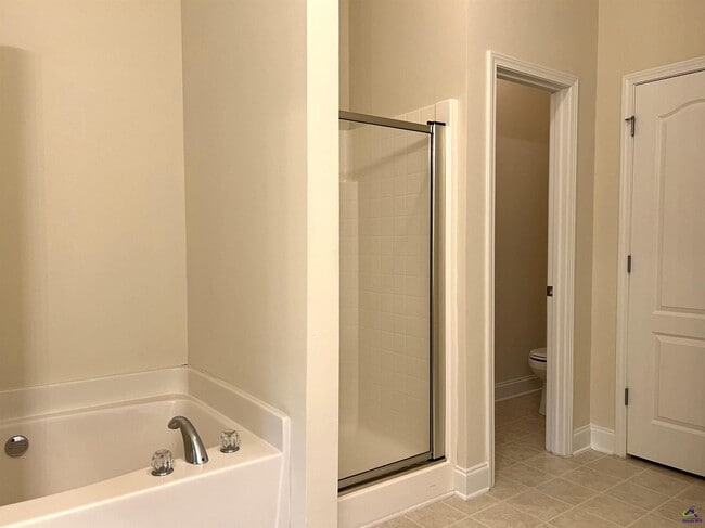 Building Photo - 323 Harvest Walk