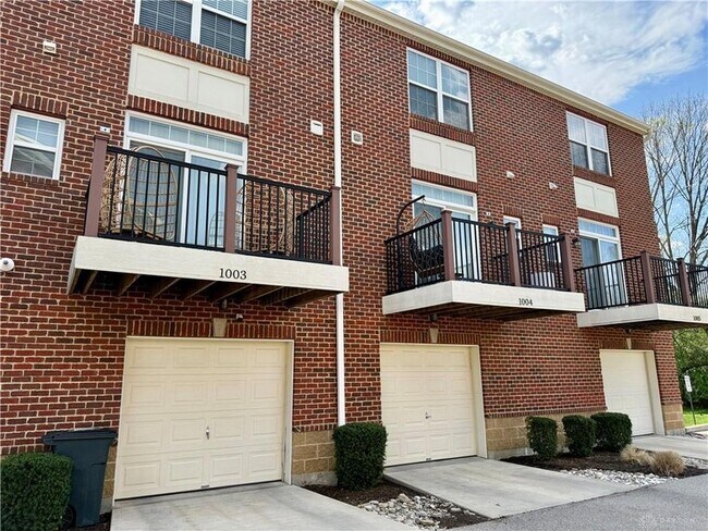Building Photo - 1004 Parklake Row