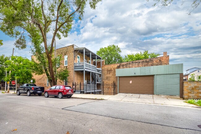 Building Photo - 2228 S Wood St