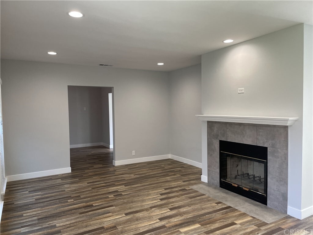 Building Photo - 6824 Tobias Ave