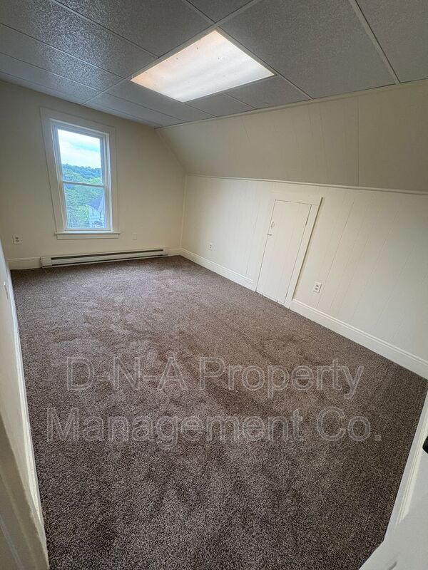 Building Photo - 154 Garibaldi Ave