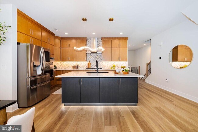 Building Photo - 305 Manion Aly