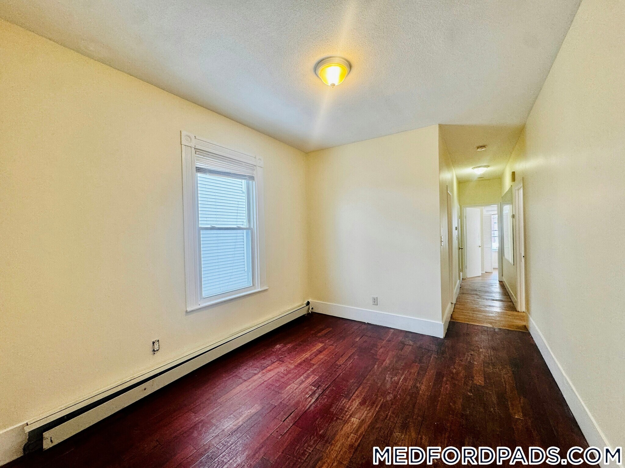 Building Photo - 569 Main St