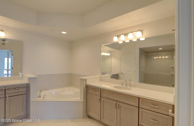 Building Photo - 1465 S Harbor City Blvd