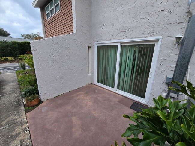 Building Photo - Orlando - 3 Bedroom, 2 Bathroom - $2,295.00