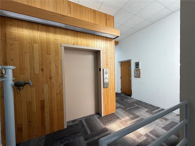 Building Photo - 316 Becker Ave SW