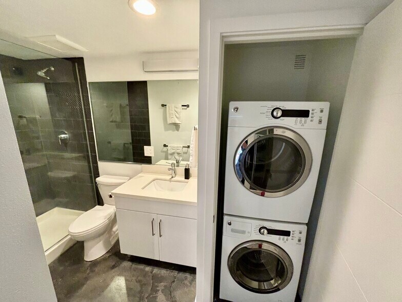 Building Photo - 110 Erie Ave